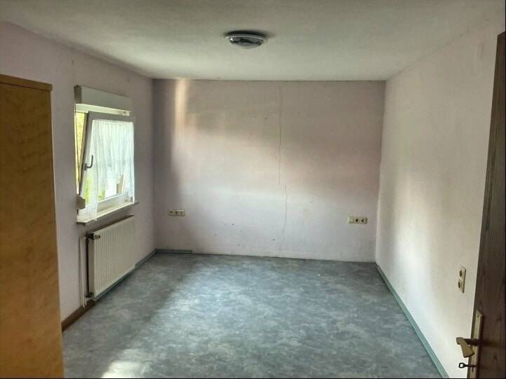 Einfamilienhaus Schönbrunn - 5 Zimmer, 140 m&sup2;, 180.000&euro; | Angebot:26501704