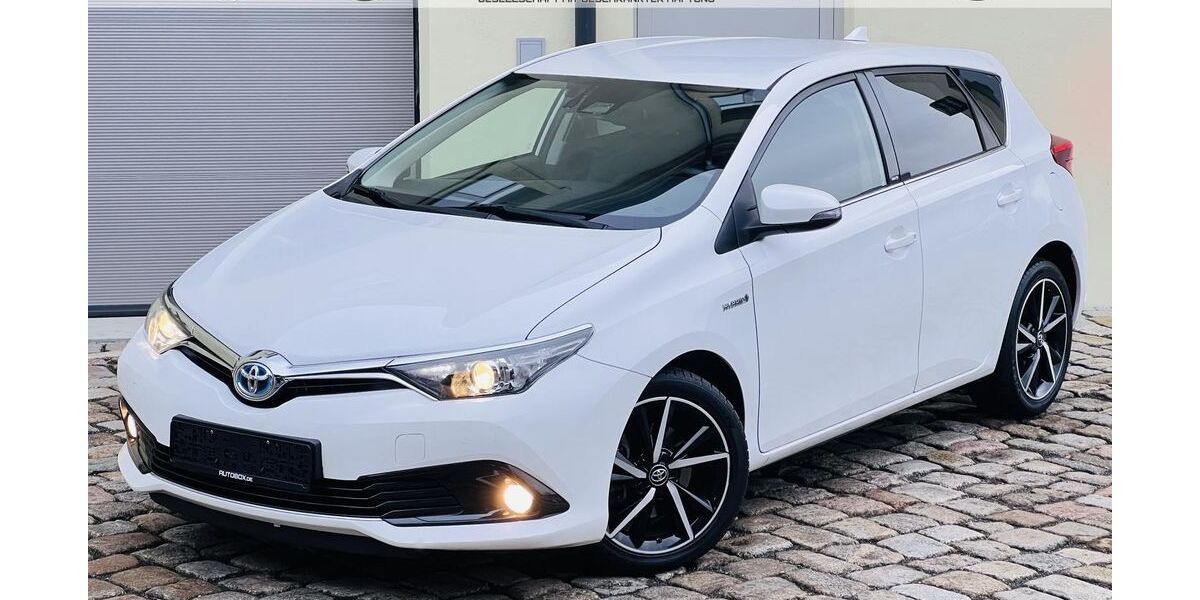 Toyota Auris 96.854 km 14.490 &euro; Dresden 01257