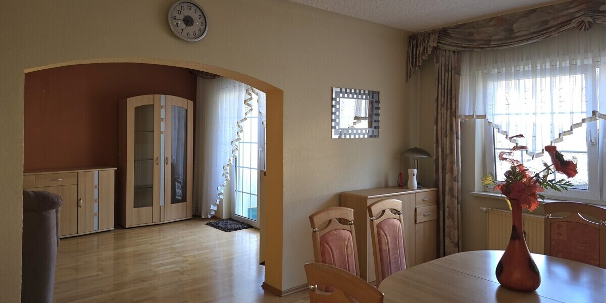 Gepflegtes Einfamilienhaus im Zentrum von Schmelz zum Kauf - Reihenendhaus Schmelz / Außen Außen | Angebot:27010418