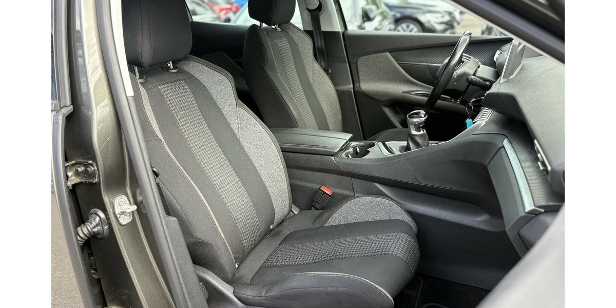 Peugeot 3008 1.5 Active KAMERA/SITZHEIZUG/ISO/NAVI/LED 99.900 km 12.900 &euro; Villingen-Schwenningen 78054