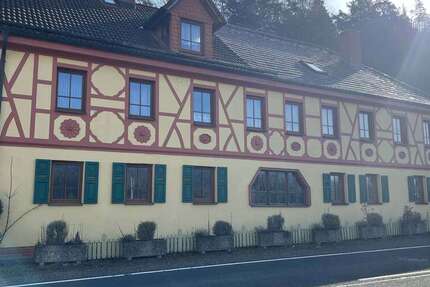 Haus Rödental - 12 Zimmer, 290 m&sup2;, 275.000&euro; | Angebot:25343121