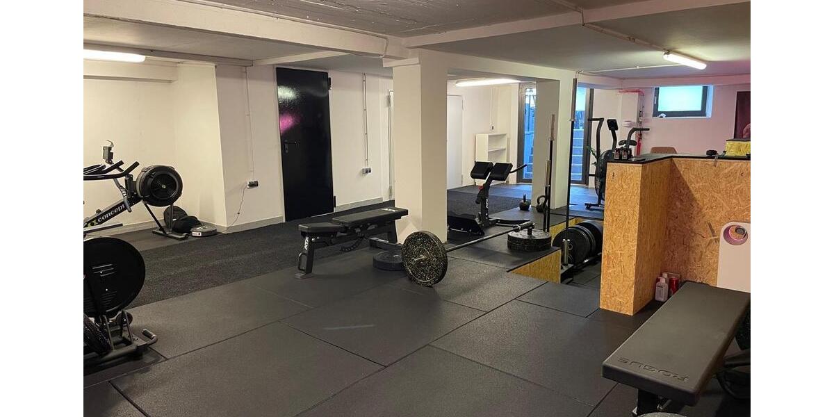 Studio für PT, Crossfit oder auch als Massage-Studio zimmer