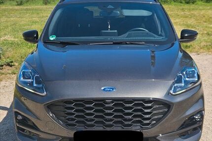 Ford Kuga 91.000 km 17.900 &euro; München 81739