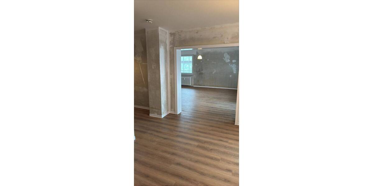 Etagenwohnung Wiesbaden Klarenthal - 3 Zimmer, 106 m&sup2;, 1.195&euro; | Angebot:26695557