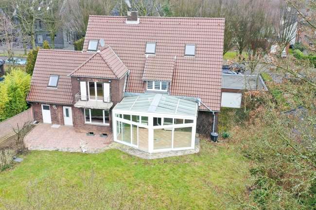 Haus zum Mieten in Gelsenkirchen Buer 2.900 € 311 m²