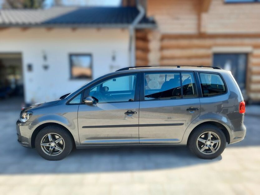 VW Touran 166.000 km 8.200 € Sankt Englmar 94379