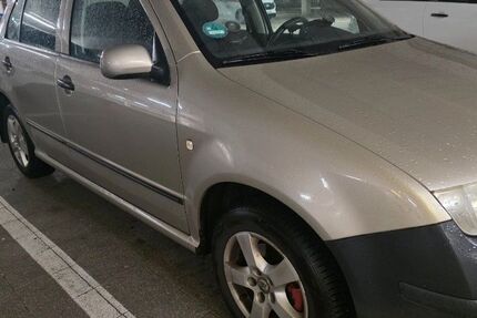 Skoda Fabia 102.000 km 2.300 &euro; Dresden 01279