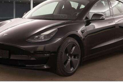 Tesla Model 3 53.857 km 31.750 &euro; Herges-Hallenberg 98587
