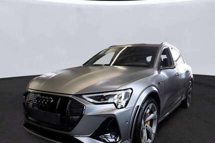 Audi e-tron 12.639 km 46.990 &euro; Hamburg 22047