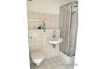 (13648 01) Meiningen: kleine ruhige 2-Zimmer Wohnung mit PKW-Stellplatz und Keller, EBK möglich
