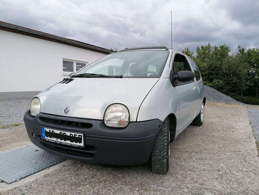 Renault Twingo 307.200 km 450 € Büren 33142