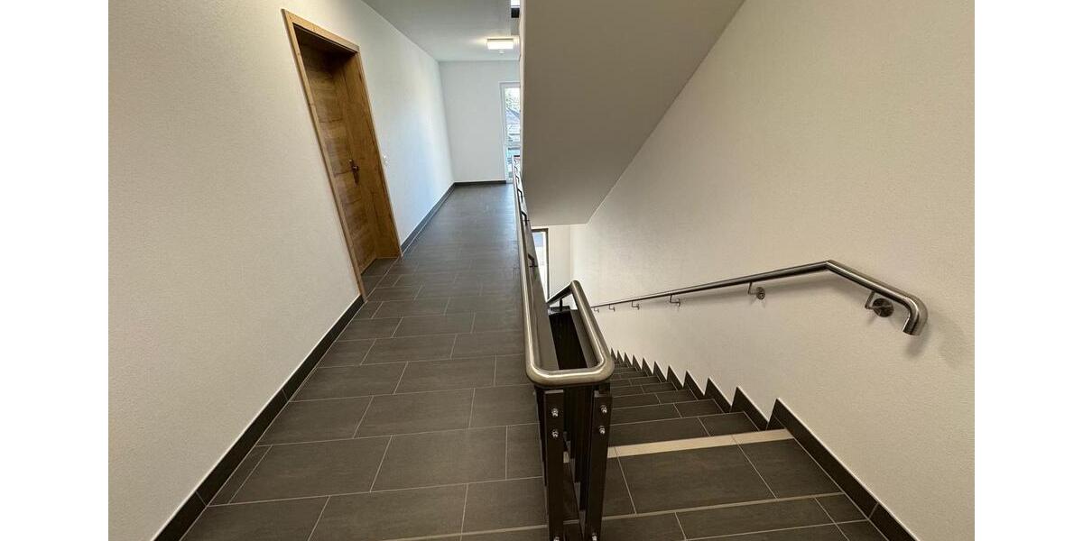Etagenwohnung Saalfeld (Saale) - 2 Zimmer, 60 m&sup2;, 324&euro; | Angebot:25852275