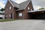 ImmobilieN GUMNIOR präsentiert *provisionsfrei*: Moderne Doppelhaushälfte in Emsbüren mit Garten und Carport