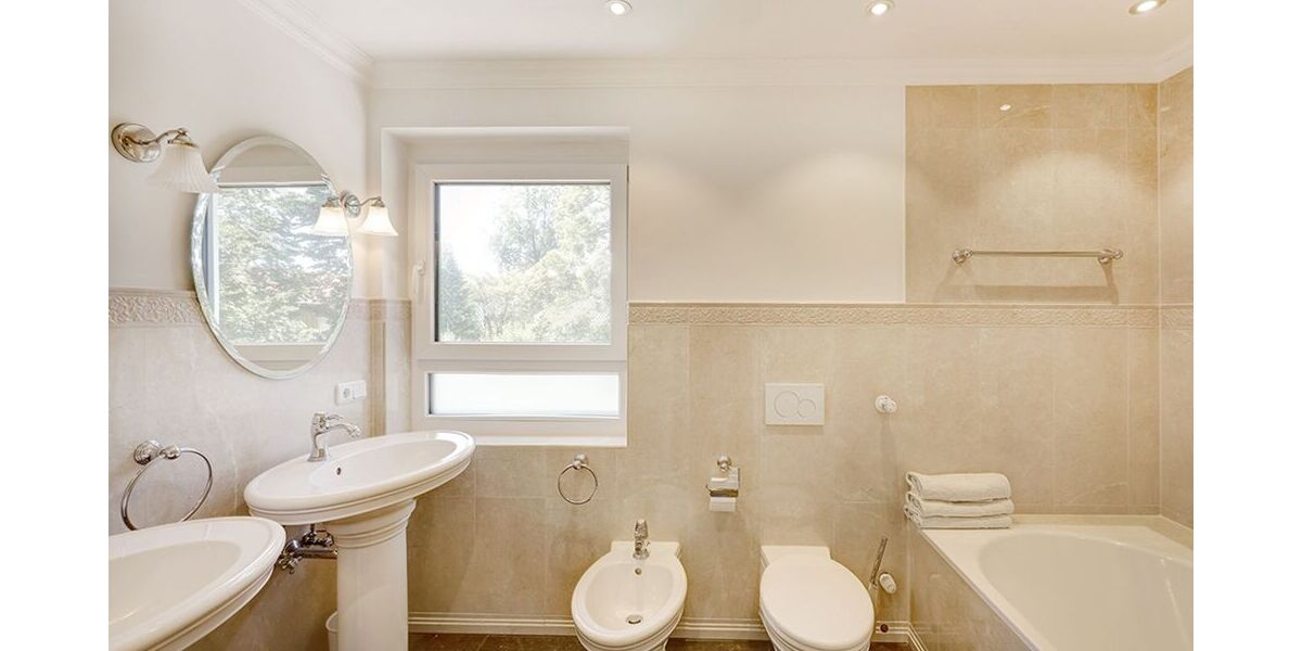 Privatverkauf - ohne Provision! Mediterranes Mehrgenerationenhaus mit über 400 m² nutzbarer Flä - Gewerbeobjekt Gilching | Angebot:26918360