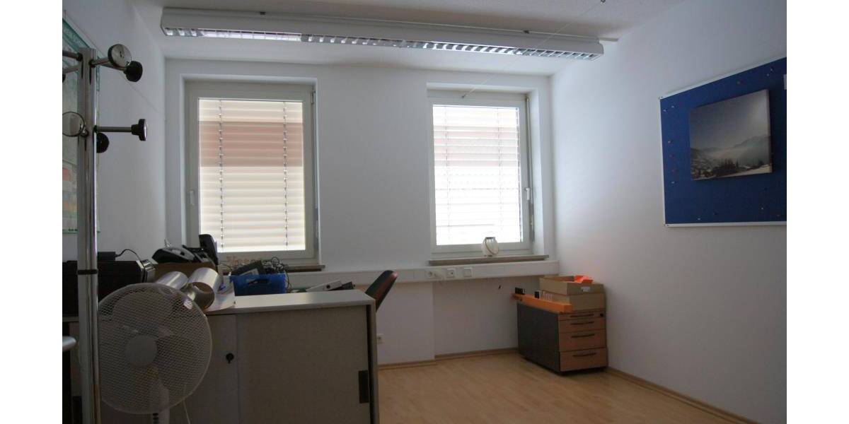 Gewerbeobjekt Weilheim - 9 Zimmer, 259 m&sup2;, 1.850&euro; | Angebot:24026714