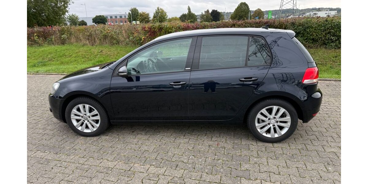 VW Golf 97.000 km 7.100 &euro; Bornheim 53332