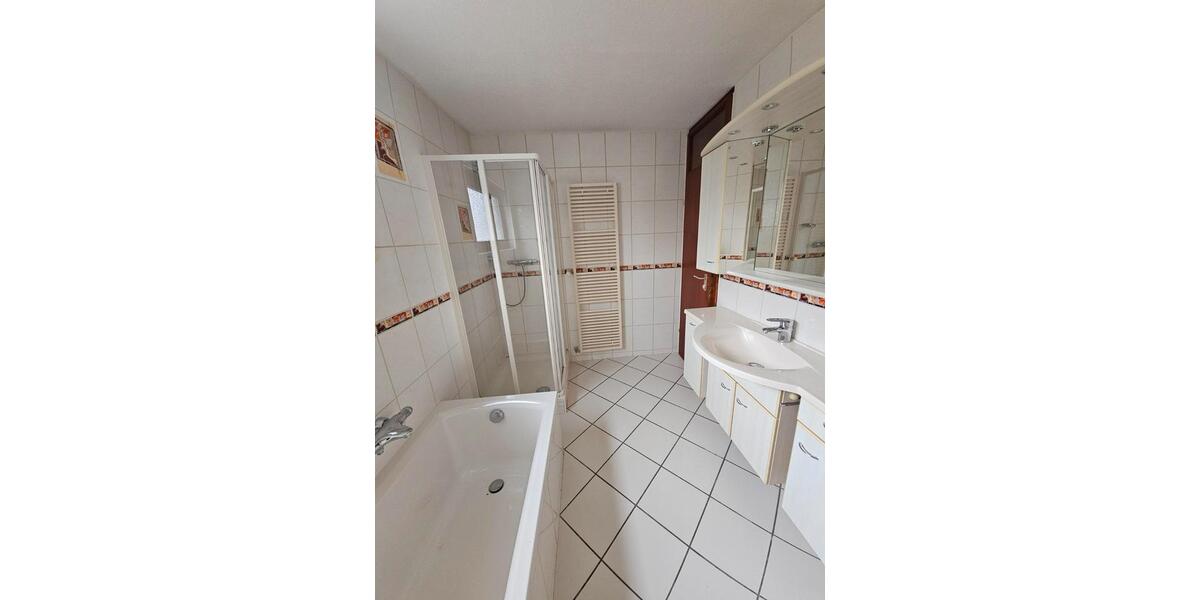 Doppelhaushälfte Eberdingen - 5.5 Zimmer, 140 m&sup2;, 1.600&euro; | Angebot:26644731