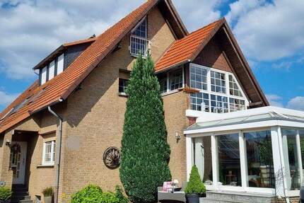 Einziehen und wohlfühlen: großzügiges Zweifamilienhaus in Hille-Oberlübbe 1 zimmer