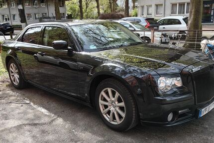 Chrysler 300C 136.600 km 9.900 &euro; Berlin 14193