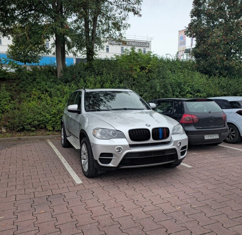 BMW X5 249.999 km 17.900 € Regensburg 93019