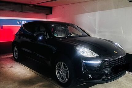 Porsche Macan 142.968 km 29.990 &euro; München 81925