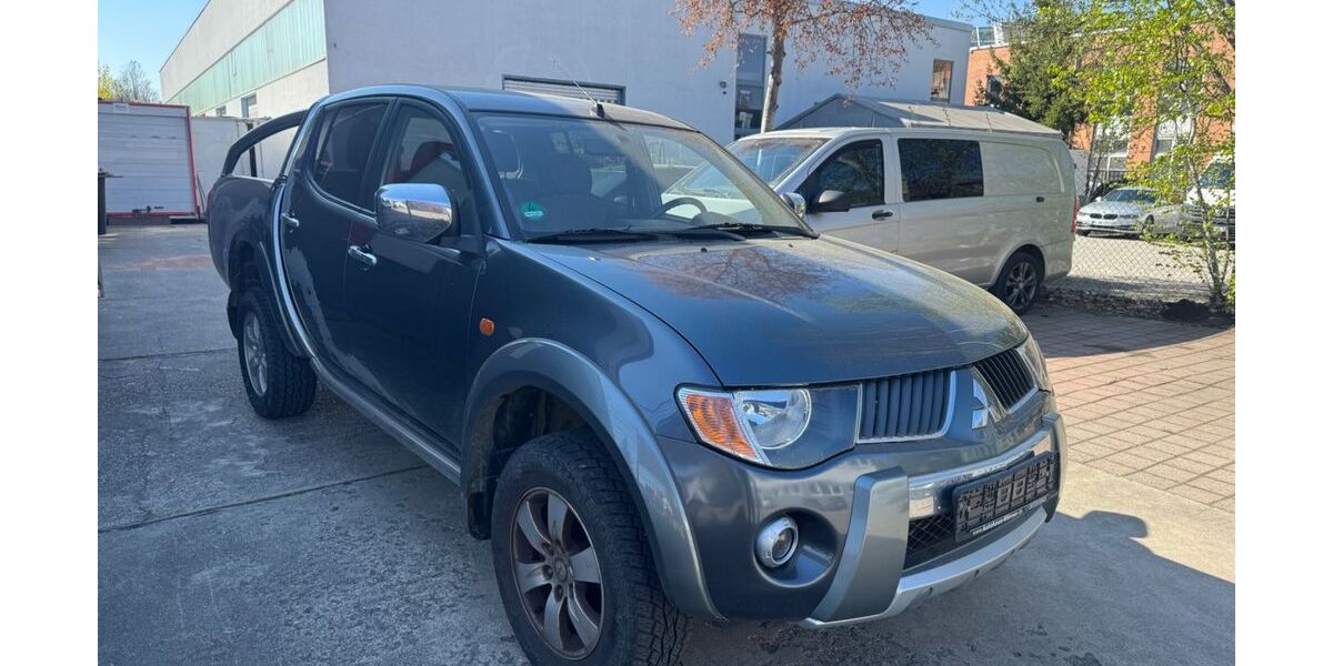 Mitsubishi L200 152.000 km 8.900 &euro; Fürstenfeldbruck 82256