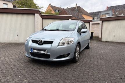 Toyota Auris 112.000 km 4.390 &euro; Köln 51105