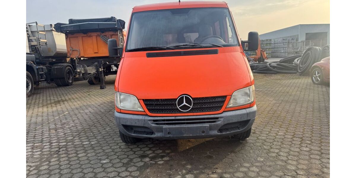 Mercedes-Benz Sprinter 339.000 km 5.500 &euro; Schweich-Issel 54338