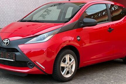 Toyota Aygo (X) 108.000 km 5.500 &euro; Saarbrücken 66115