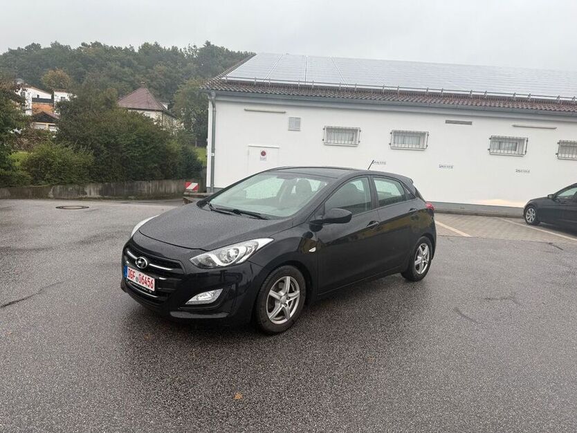 i30