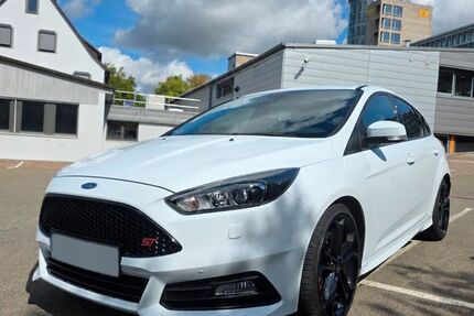 Ford Focus 72.000 km 16.500 &euro; Sulzdorf 74523