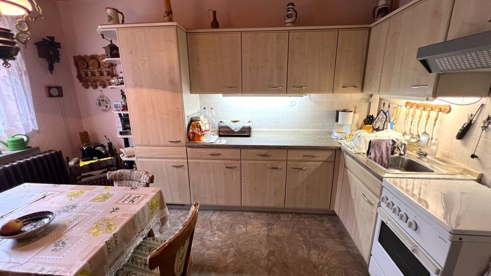 Doppelhaushälfte für die kleine Familie mit gepflegten Grundstück 4 zimmer