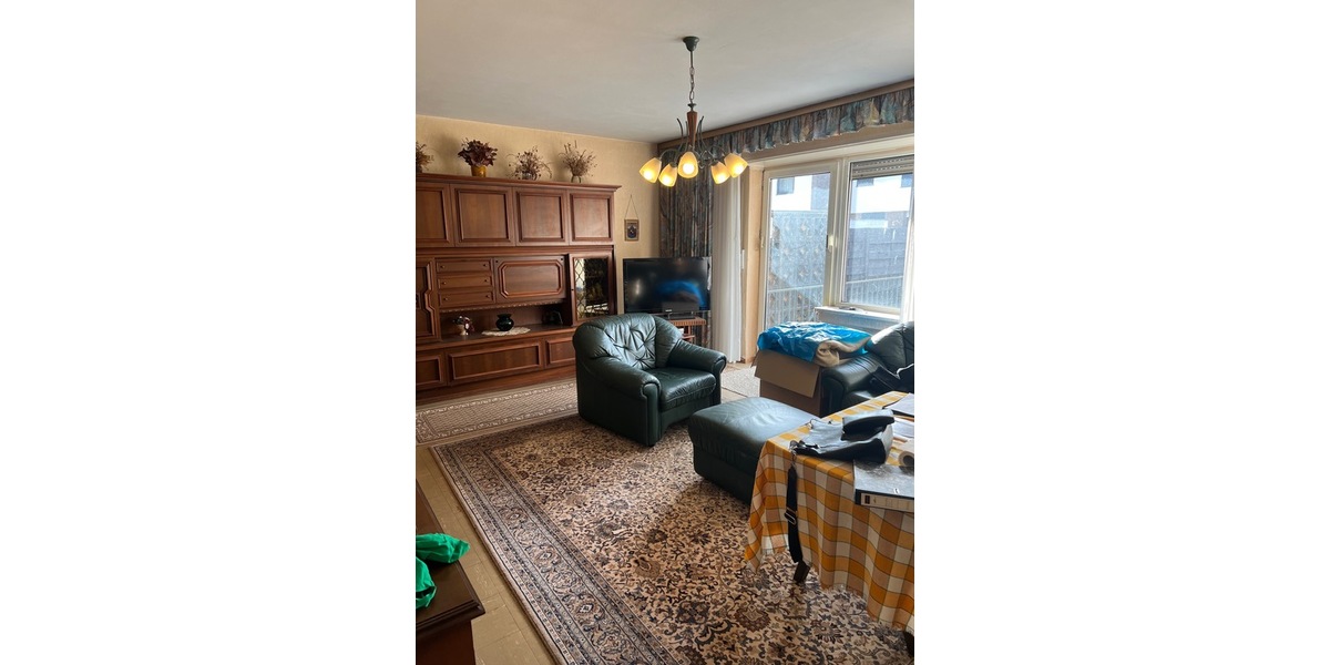 DUS, 4Zi. RMH, 110m² Wfl., 215m² Grd., Terr., Garten, Keller, Grg. 4 zimmer