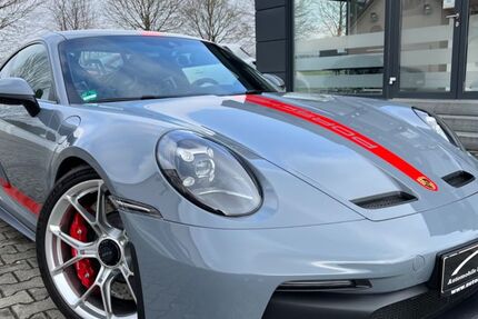 Porsche 992 8.900 km 193.900 &euro; Kammeltal/Egenhofen 89358