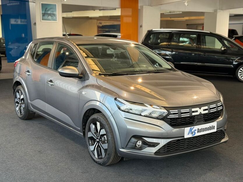 Dacia Sandero 6.452 km 17.999 € Bremerhaven 27568
