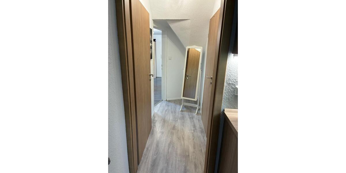 Dachgeschoßwohnung Bremerhaven Schiffdorferdamm - 3 Zimmer, 96 m&sup2;, 195.000&euro; | Angebot:25580552
