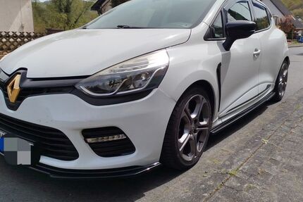 Renault Clio 112.000 km 9.800 &euro; Niederdreisbach 57520