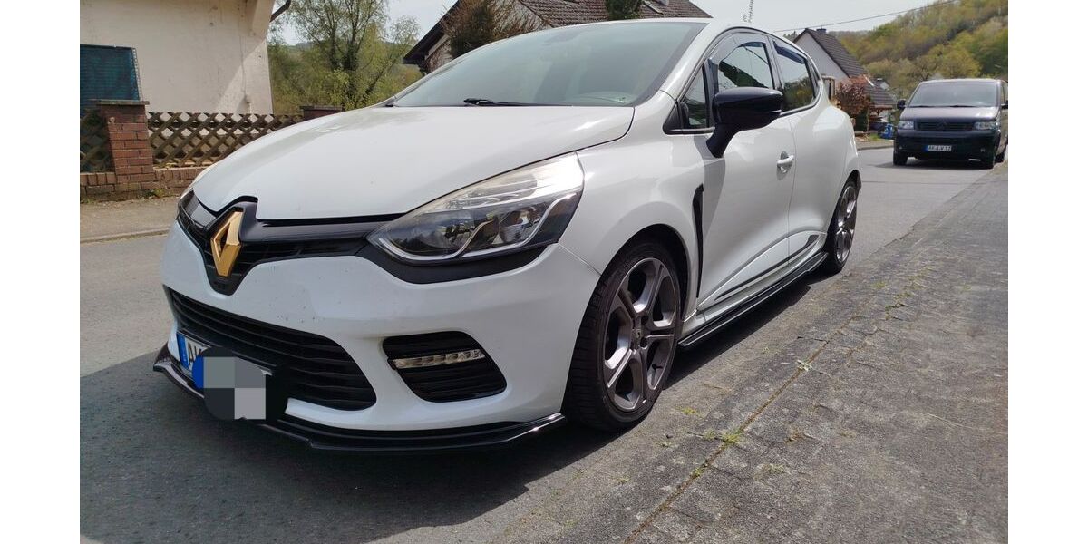 Renault Clio 112.000 km 9.800 &euro; Niederdreisbach 57520