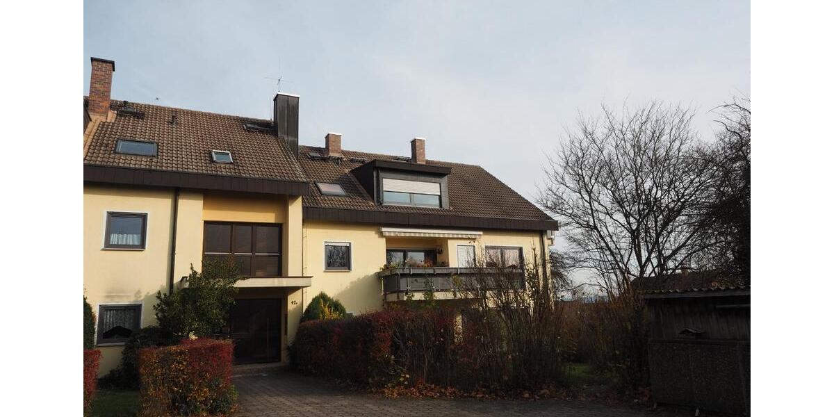 Dachgeschoßwohnung Creußen - 2.5 Zimmer, 97 m&sup2;, 873&euro; | Angebot:26237308