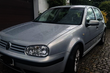 VW Golf 145.000 km 1.290 &euro; Schönbrunn 09429