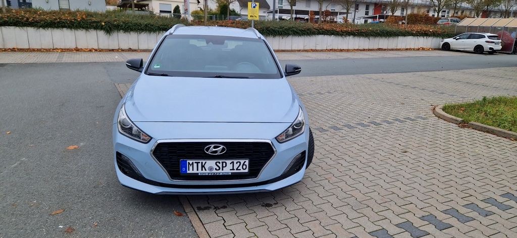 Hyundai i30 69.500 km 17.700 &euro; Eschborn 65760