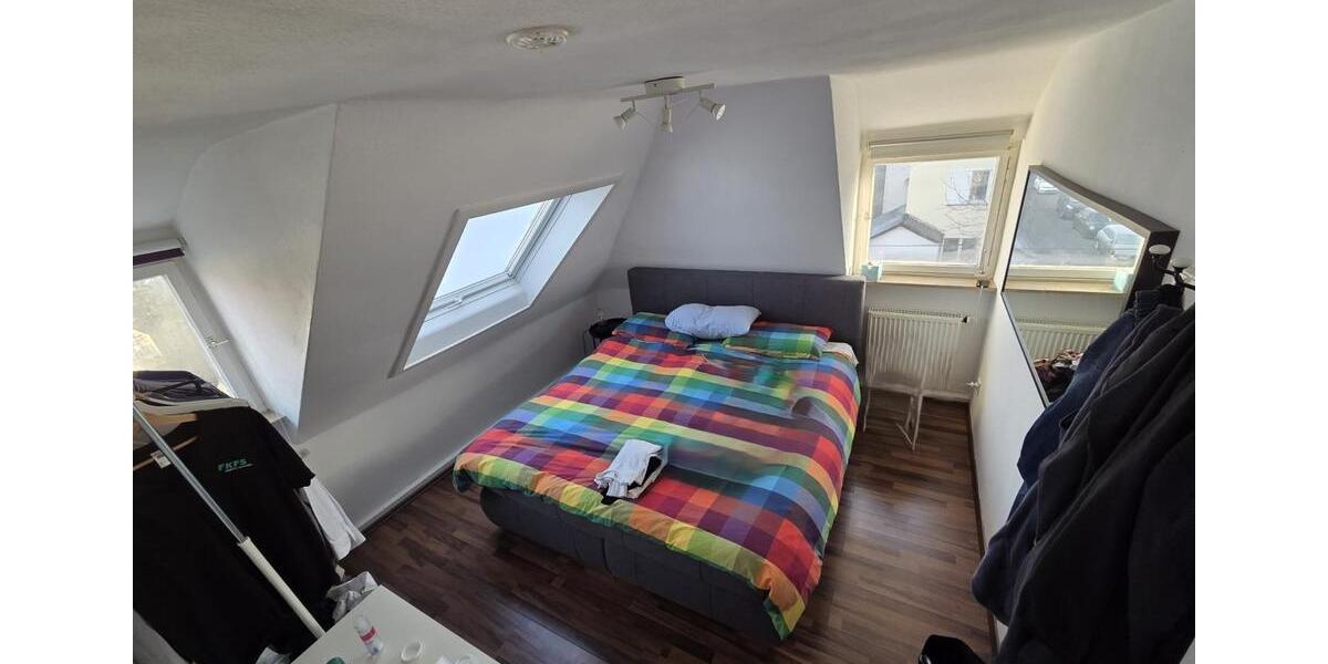 Dachgeschoßwohnung Stuttgart Degerloch - 3 Zimmer, 65 m&sup2;, 810&euro; | Angebot:24979832