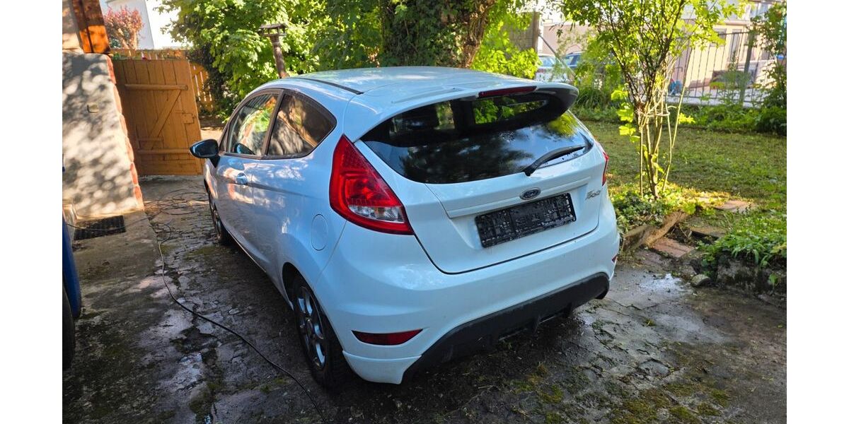 Ford Fiesta 120.000 km 3.200 &euro; Echzell 61209