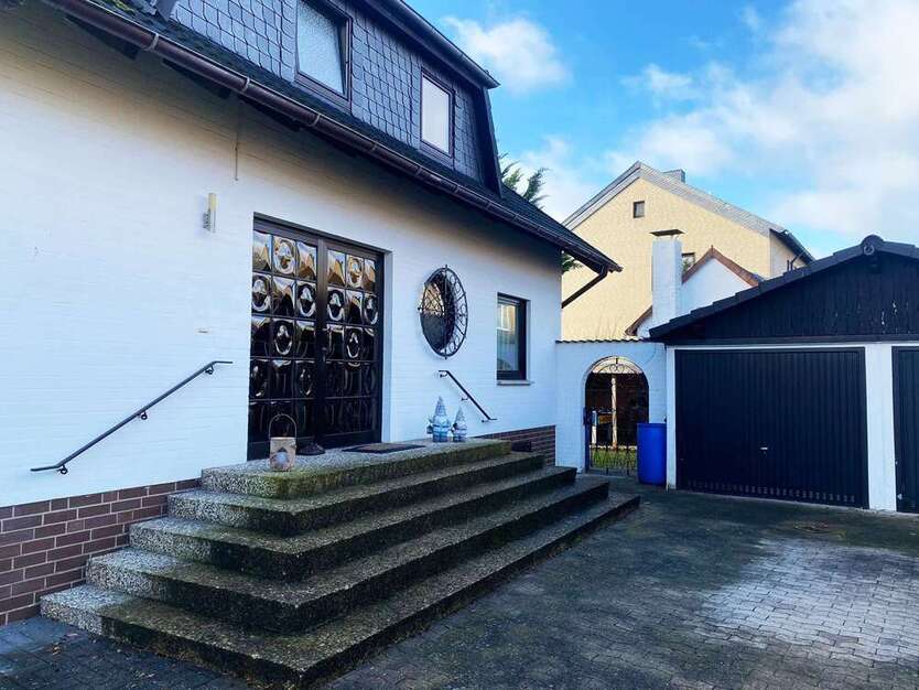 Haus zum Kaufen in Garbsen 485.000 € 215 m²