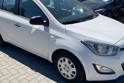 Hyundai i20 101.780 km 3.890 &euro; Zwickau 08058