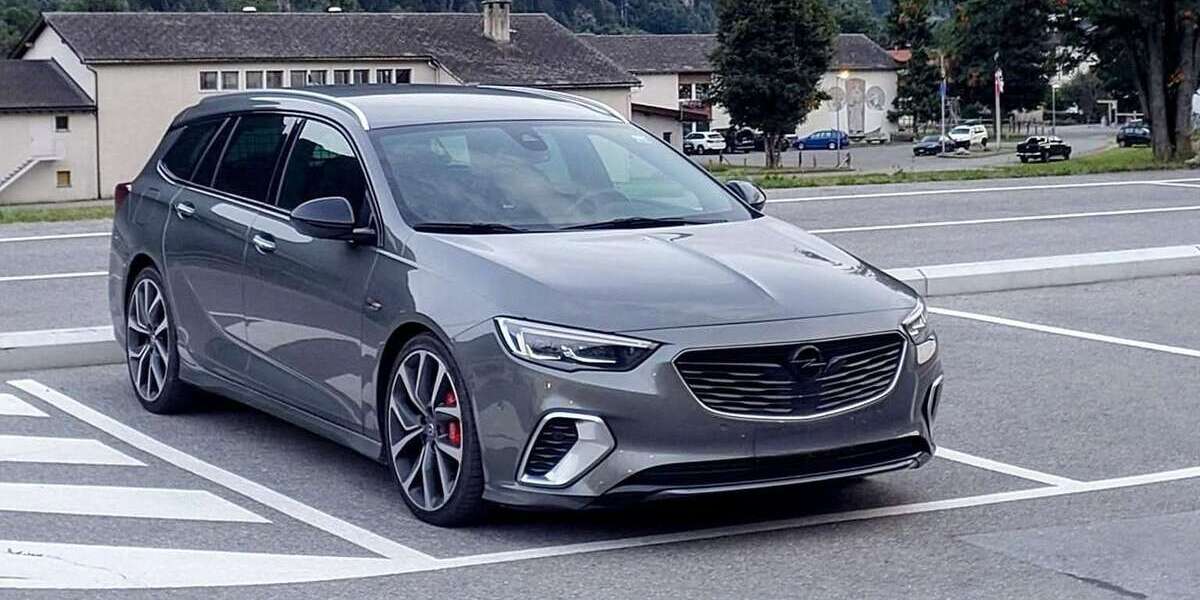 Opel Insignia 133.000 km 17.900 &euro; Bitterfeld-Wolfen 06749