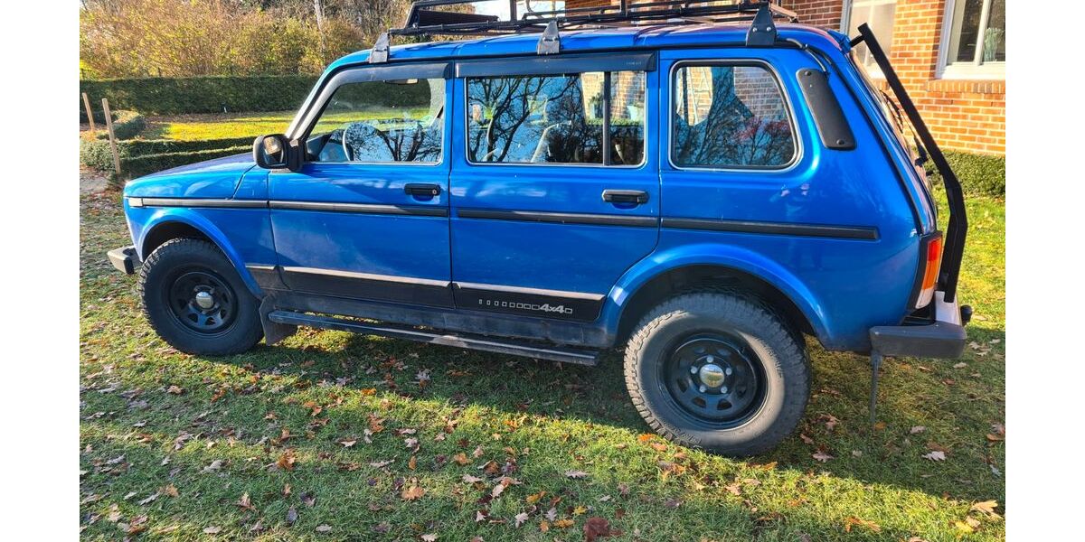 Lada Niva 19.490 km 10.900 &euro; Zetel 26340