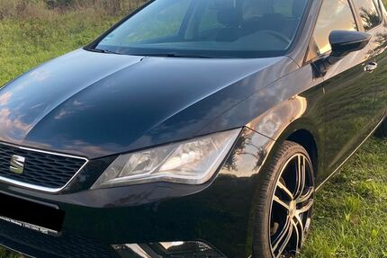 Seat Leon 136.000 km 7.400 € Volkach 97332
