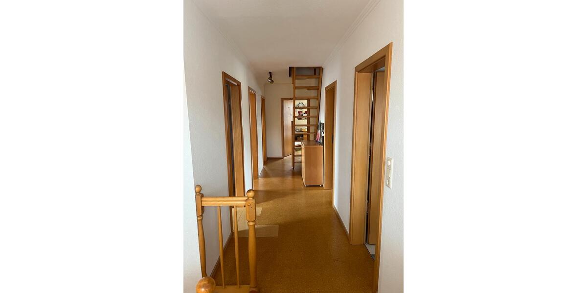 Einfamilienhaus Heide - 6 Zimmer, 180 m&sup2;, 1.800&euro; | Angebot:25407964