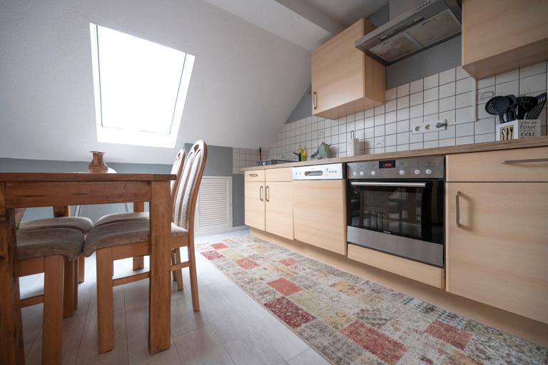 Dachgeschoßwohnung Steinwenden - 3 Zimmer, 70 m&sup2;, 1.150&euro; | Angebot:24845445